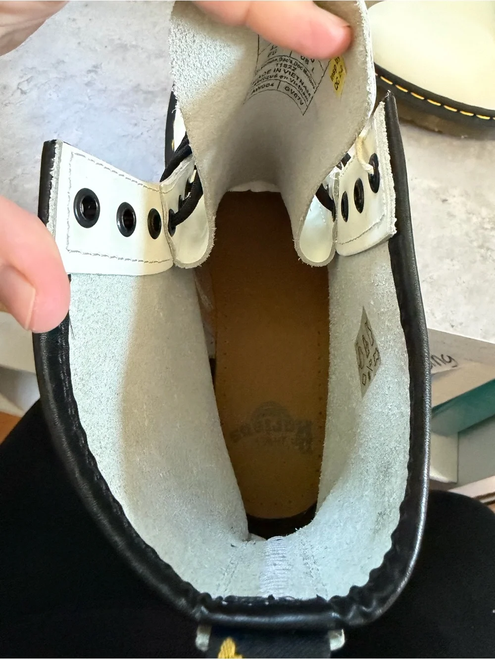 Dr. Martens 1460 White Leather Lace-Up Boots with Black Laces NWT Men’s size 9